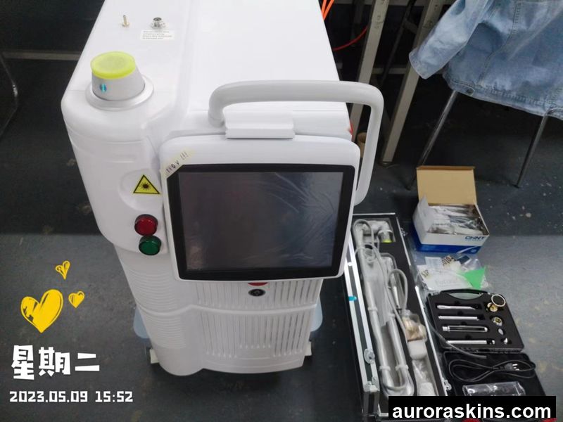 Aurora Skins a Newest Carbon Skincare Facial CO2 Homeuse Spa Personal Care Glass Metal Tube Scar Remove Beauty Vertical Model